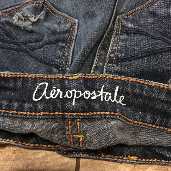 Aeropostale - Destroyed Jean Shorts (Size 2) - Picture 2 of 4